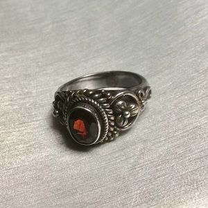 😍925 Silver Garnet Ring NWOT😍